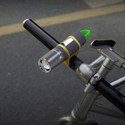 Multifunktionale LED-Taschenlampe mit Haken & Diffusor – Wiederaufladbar, wasserdicht & superhell für Outdoor & Notfälle